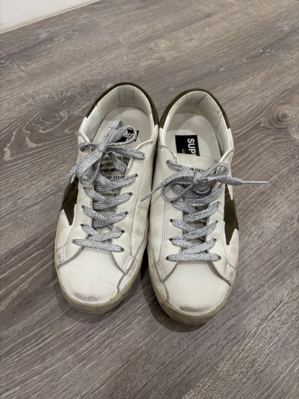 Golden Goose White Sneakers with Olive Star - Picture 2 of 5